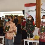 Pasilog Dim 0825 Laksanakan Kegiatan Penyerahan Sertifikat Secara Virtual Oleh Presiden RI