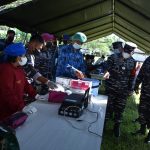 TNI AL Gelar Serbuan Vaksinasi Besar-Besaran   di Lapangan Sepak Bola Umbul Harjo Sorong