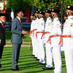 Presiden Joko Widodo Kukuhkan 68 Anggota Paskibraka 2021*