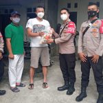 Polsek Pasar Kemis Polresta Tangerang Salurkan Bansos untuk Warga Isoman, Imbau Disiplin Prokes*