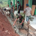 Hujan Gerimis Danramil 14/Panongan Pimpin Korve Dan Cor Slup, Rehab Pangkalan