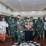 Tarian Lenso Sambut Kedatangan Pangdam di Ambon