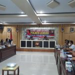 Kapolsek Menjalin Mengikuti  Analisis dan Evaluasi Bulanan Di Polres Landak
