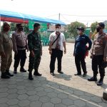 Kapolsek Rajeg Akp Tatang Sutisna dan Danramil 12 Rajeg Kapten Inf. Sudibyo meninjau pelaksa FCnaan Vaksinasi di wilayah kecamatan Rajeg