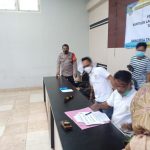 Polsek Cikupa Polresta Tangerang Pantau Penyaluran BLT di Desa Sukadamai*