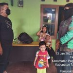 Bripka Syahrul Anggota Polsek Pagedangan Sangat Humanis sekali Berikan Bantuan Kepada Warga Kurang Mampu