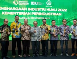 FajarPaper Terima Penghargaan Industri Hijau 2022