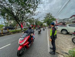 Strong Point Brimob Kalbar Bantu Polda Kalbar Mengurangi Angka Pelanggaran Lalu Lintas