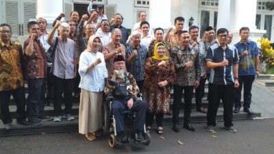 DUKUNGAN MASYARAKAT DAN INDEPENDENT TOKOH MASYARAKAT MANTAN PEJABAT DAN PURNAWIRAWAN TURUN GUNUNG DUKUNG PASANGAN DHARMA PONGRENGKUN-KUN ABYOTO.