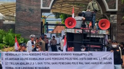 Nasabah Wanaartha Life Aksi di Depan Kejaksaan Agung, Tuntut Pengembalian Dana yang Tertahan 4 Tahun