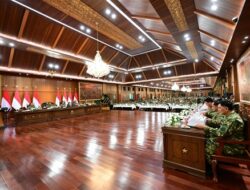 Panglima TNI Hadiri Jamuan Makan Malam Retret Kepala Daerah Bersama Presiden RI di Akmil Magelang