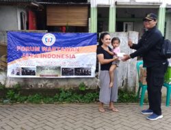 Berbagi Berkah di Jumat Terakhir Ramadhan, FWJI Tangerang Kota Bagikan Takjil untuk Warga