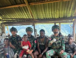 Aksi Sigap Satgas Yonif 715/Mtl, Berikan Pertolongan Pertama di Pelosok Papua