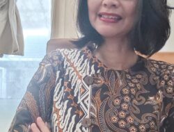 Buruh Lembur, Politisi Berhitung, Investor Berpindah