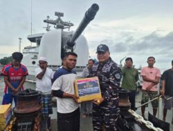 TNI AL Hadirkan Kepedulian Lewat Baksos Maumere
