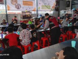 Jumat Peduli Polsek Penjaringan, Ratusan Paket Makanan Dibagikan untuk Warga dan Pekerja Lapangan
