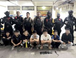 Patroli Gabungan Brimob dan Polres Jaktim Gagalkan Tawuran, Tujuh Pemuda Diamankan di Pasar Rebo