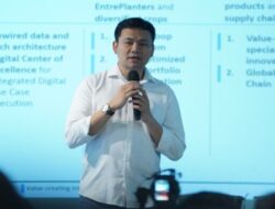 Direktur PalmCo Jadi Mahasiswa Perdana Magister ITSI