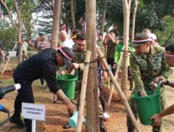 Kapolda dan Pangdam Jaya Pimpin Bersih Sungai Kalijodo Jelang HUT RI