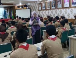 72 Siswa SMKN 8 Jakarta Didorong Kuasai Public Speaking dan Personal Branding