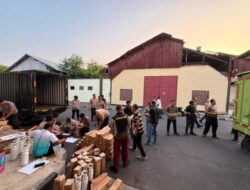 Polri Salurkan Logistik dan Oksigen untuk Perkuat Penanganan Karhutla