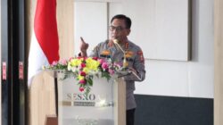 Brimob BKO Polda NTT Bantu Warga Terdampak Gempa di Dua Kabupaten