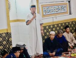 Tradisi Berebut Telur dan Uang Meriahkan Maulid Nabi di Pejagalan