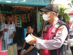 Polsek Pademangan Bagikan Masker Antisipasi Paparan Abu Vulkanik