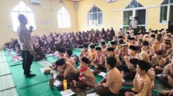 Polisi Sahabat Anak Edukasi 180 Siswa SD Al Marjan soal Lalu Lintas