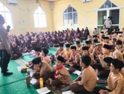 Polisi Sahabat Anak Edukasi 180 Siswa SD Al Marjan soal Lalu Lintas